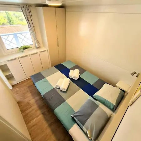 2pines House Campsite